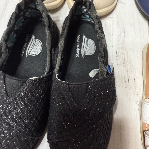 Stylish Kids Shoes Set - Black, White, Navy, and Cream - Picture 3 of 11